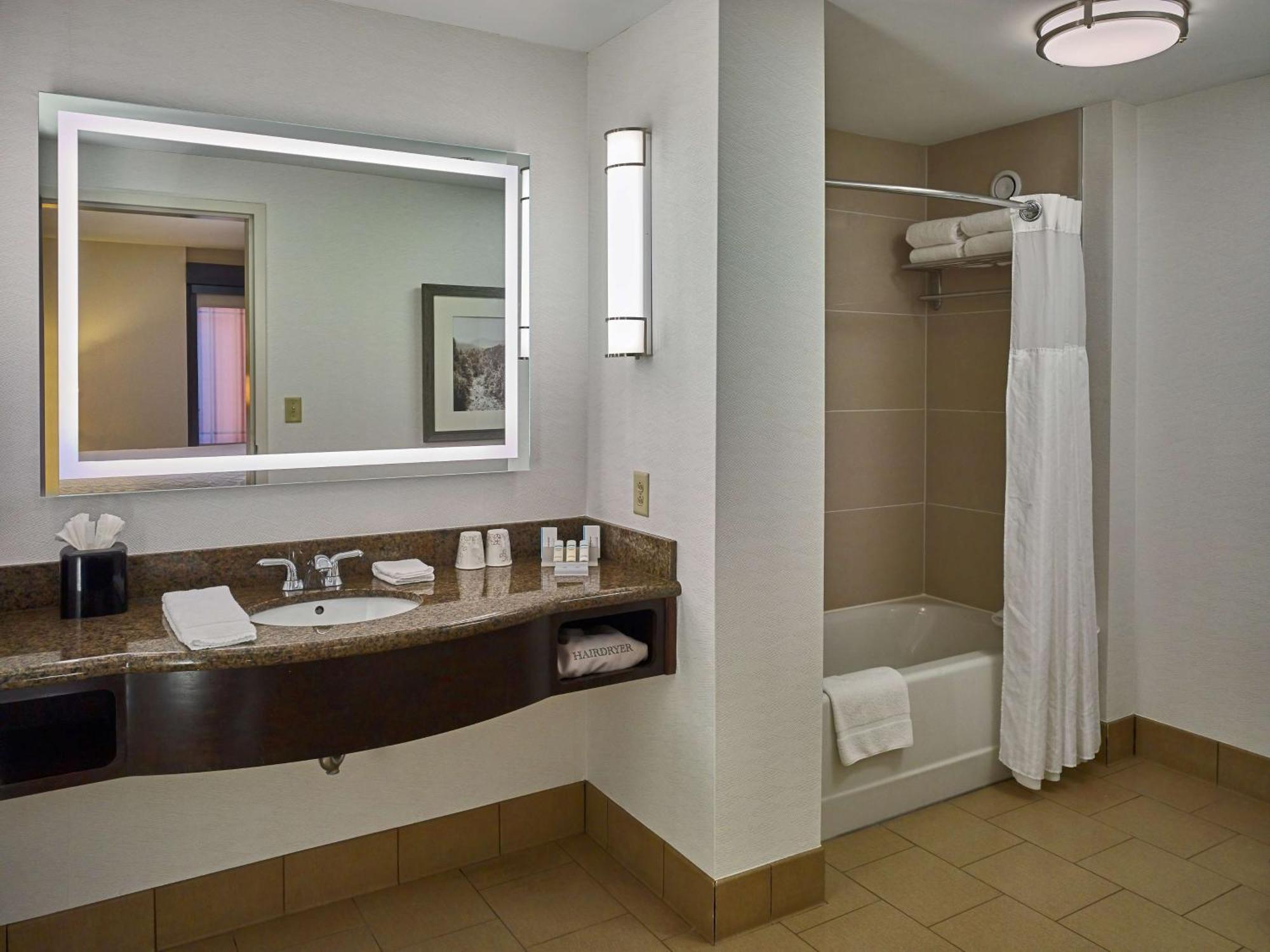 Hilton Garden Inn Гетлинбург Екстериор снимка