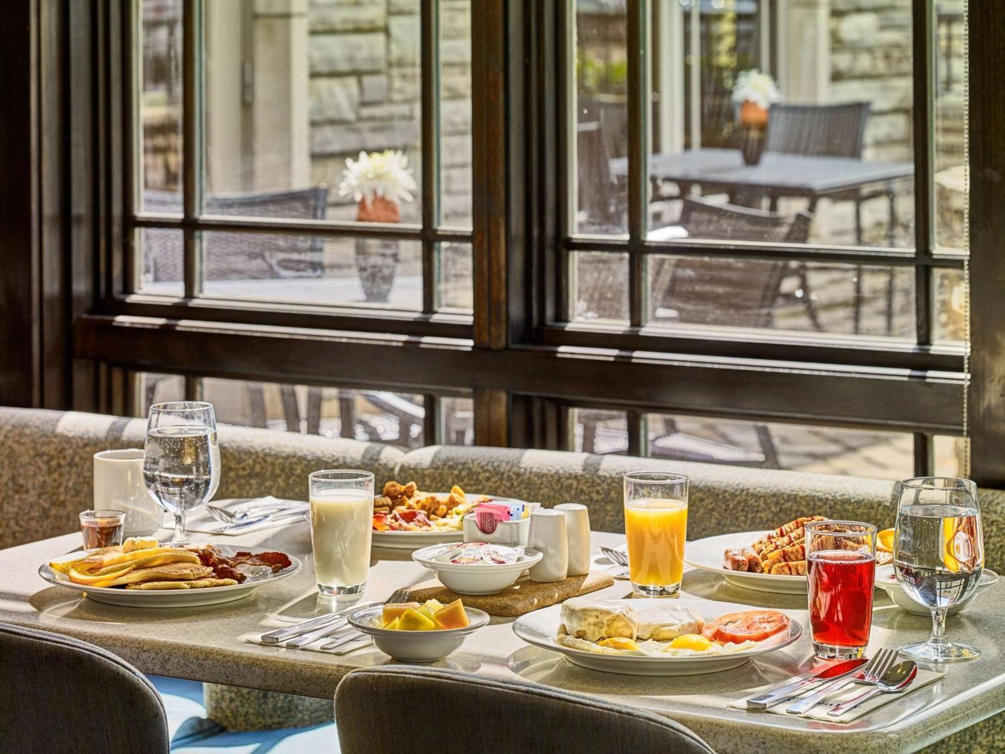 Hilton Garden Inn Гетлинбург Екстериор снимка