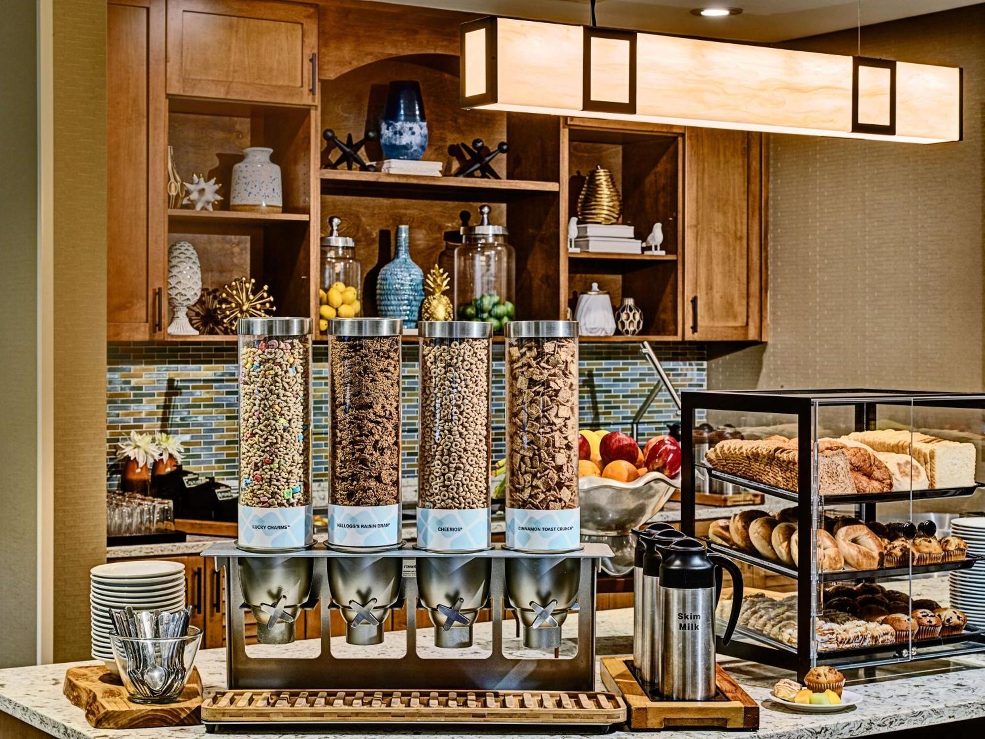 Hilton Garden Inn Гетлинбург Екстериор снимка